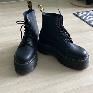 1460 PASCAL DR MARTENS MAX LEATHER PLATFORM BOOTS